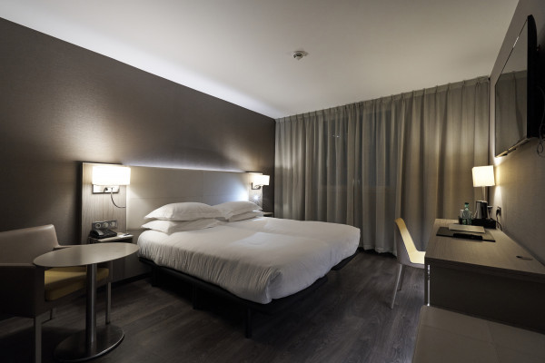 모바일 메인 비주얼 이미지